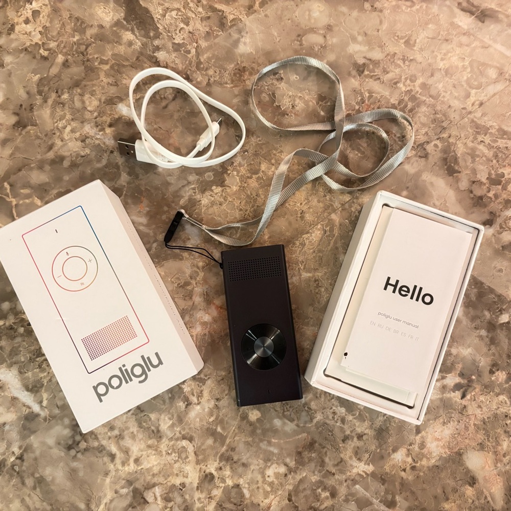 Poliglu Black Portable Language Translator